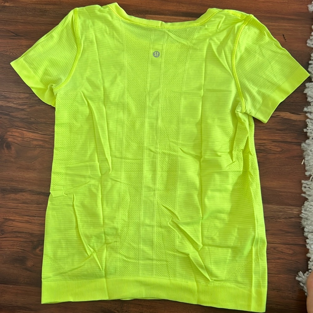 Lululemon Swiftly Relaxed Short Sleeve